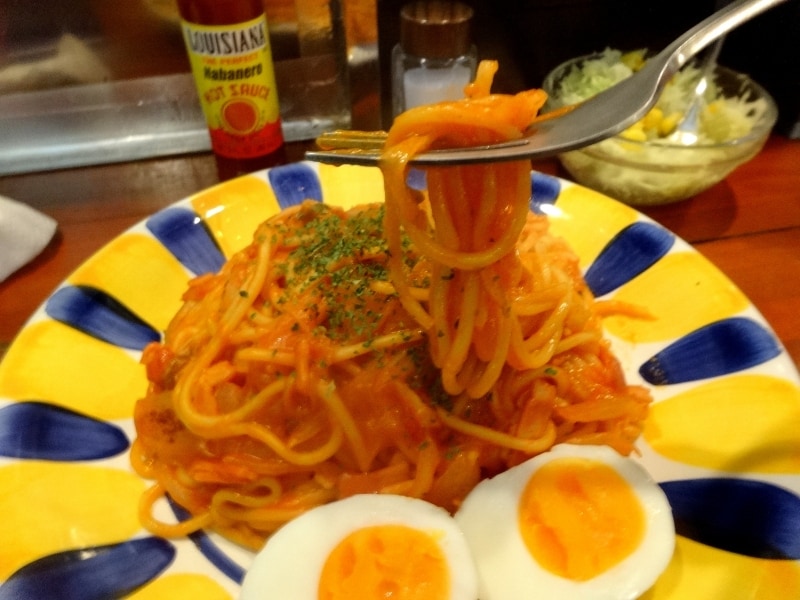 粉チーズにタバスコもついてくる