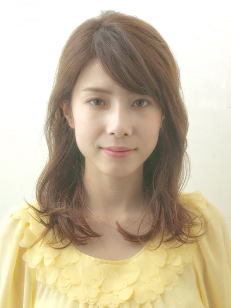 セミロングパーマスタイル