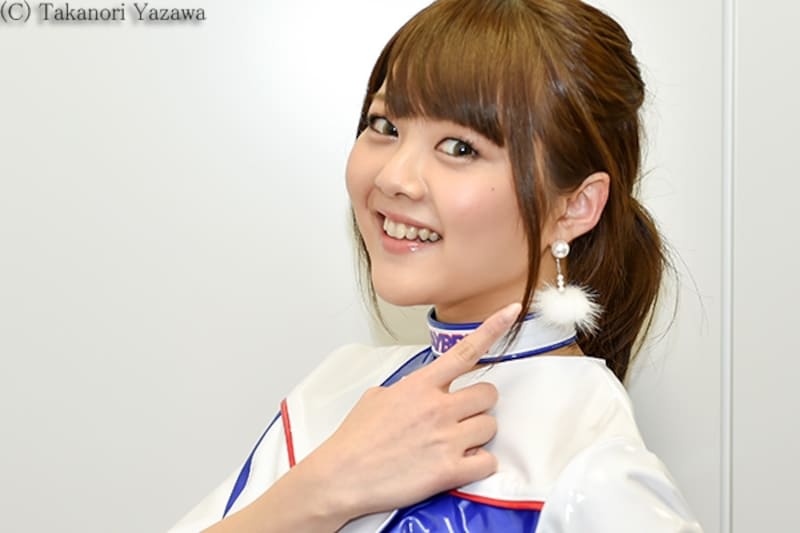 比良祐里さんのlコスチュームおすすめポイントはピアス