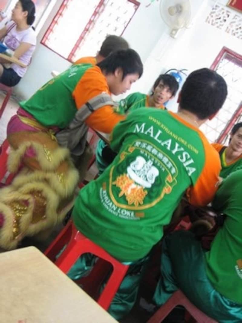 ライオンダンスチーム