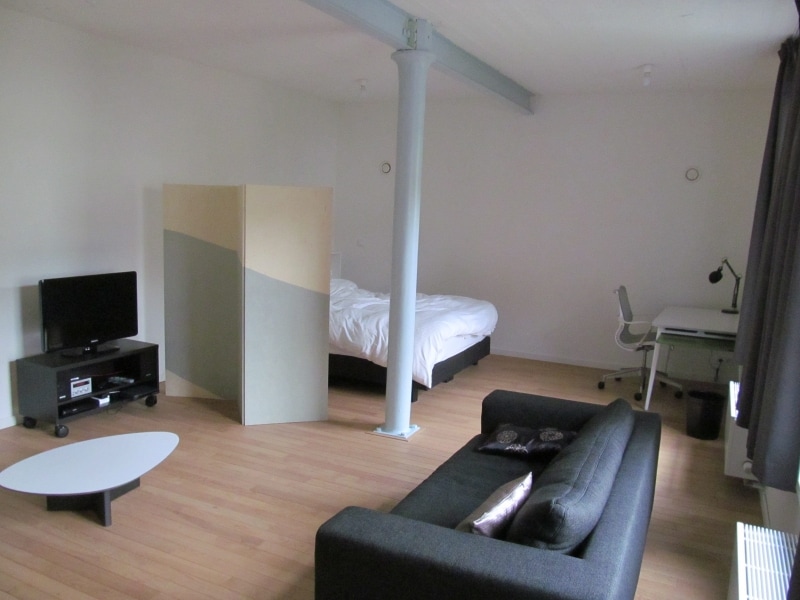 仕事をするにも、荷物を広げるにも快適