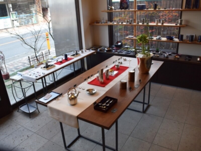 『鎌倉清雅堂』一階フロア