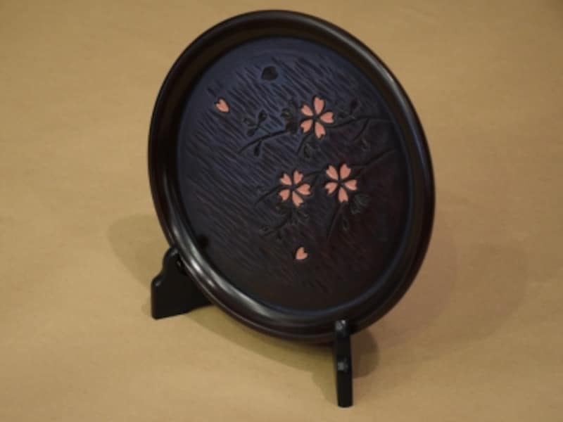 サクラの絵柄の丸盆