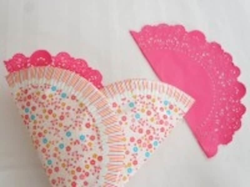 内側にレースペーパーを貼る