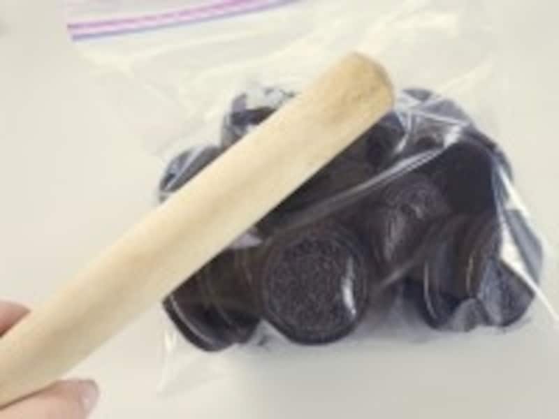 オレオトリュフ作り方 オレオを叩く