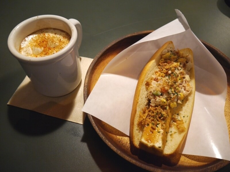 『KITSUNE ツナドッグ』と『オーガニックチョコレートドリンク スパイス＆チリ