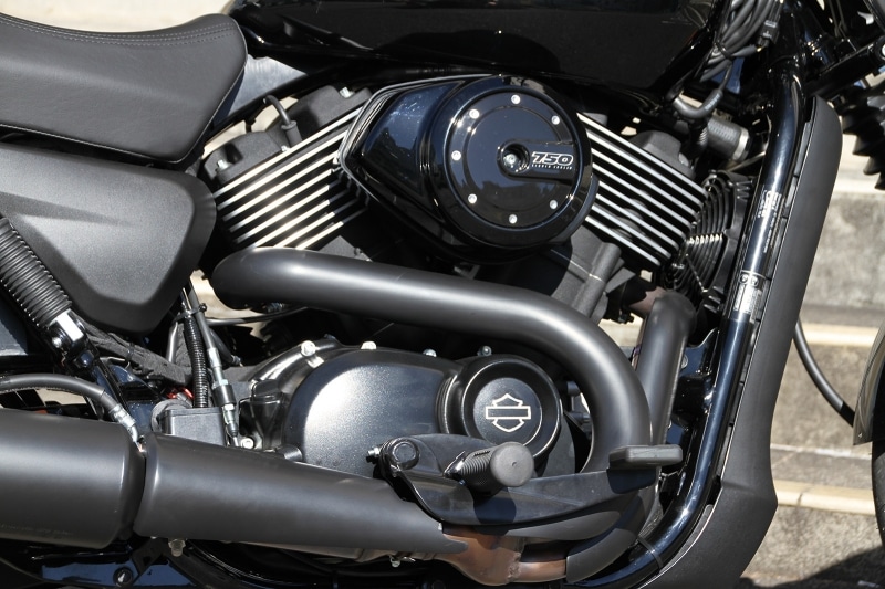 エンジンは水冷Vツイン『レボリューションX』