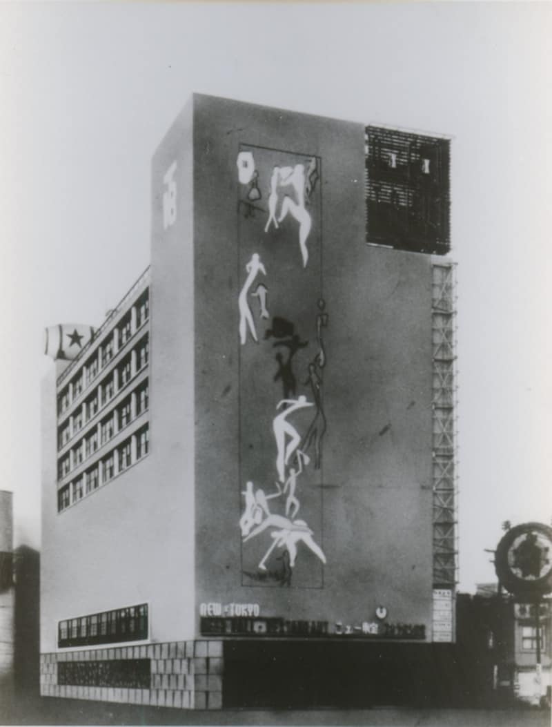 やはり、十分にモダンな建物だ