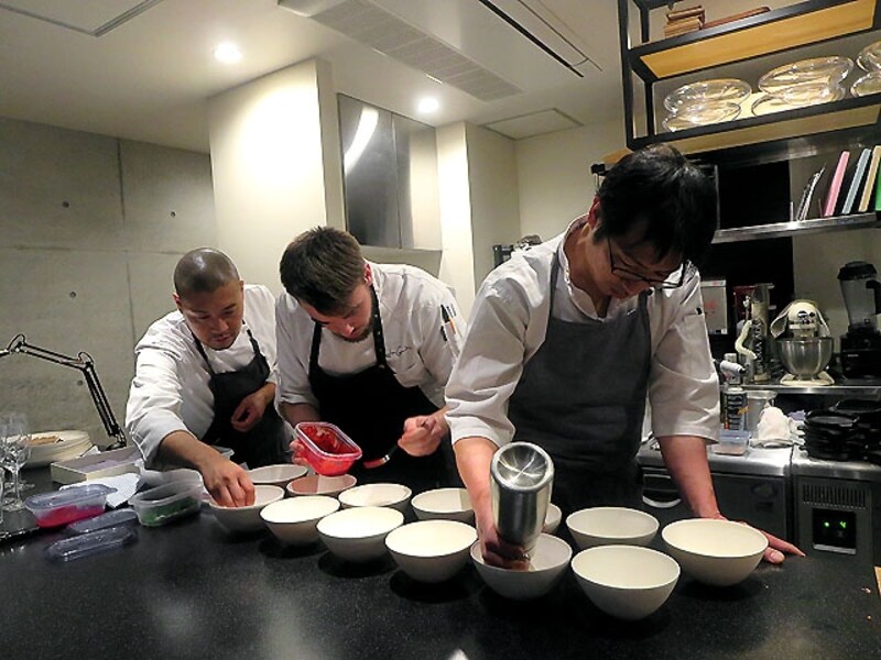 冬の湖のパフォーマンス