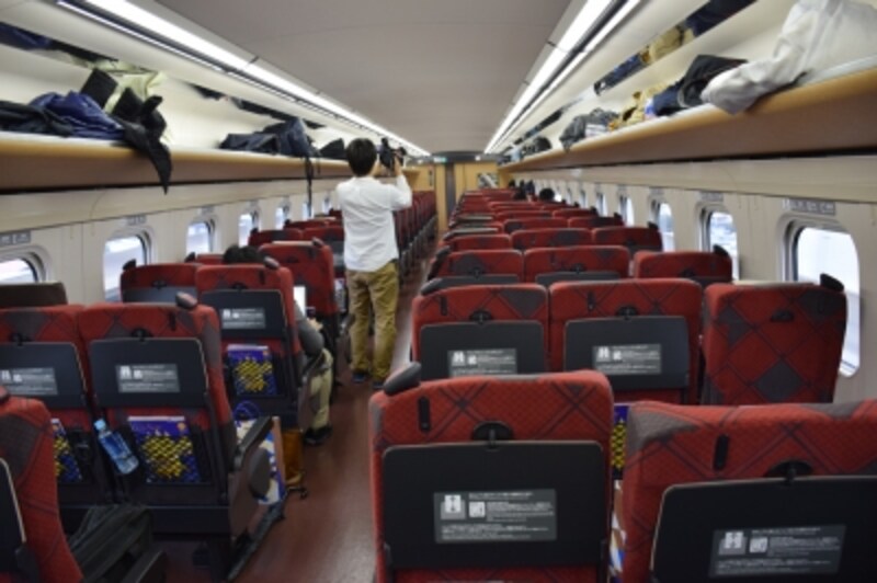 明るい色使いの【普通車】