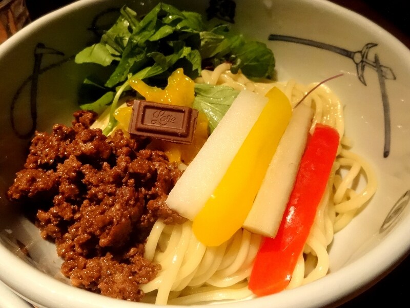 つけだれはチョコのにおいよりもハーブの香りがする