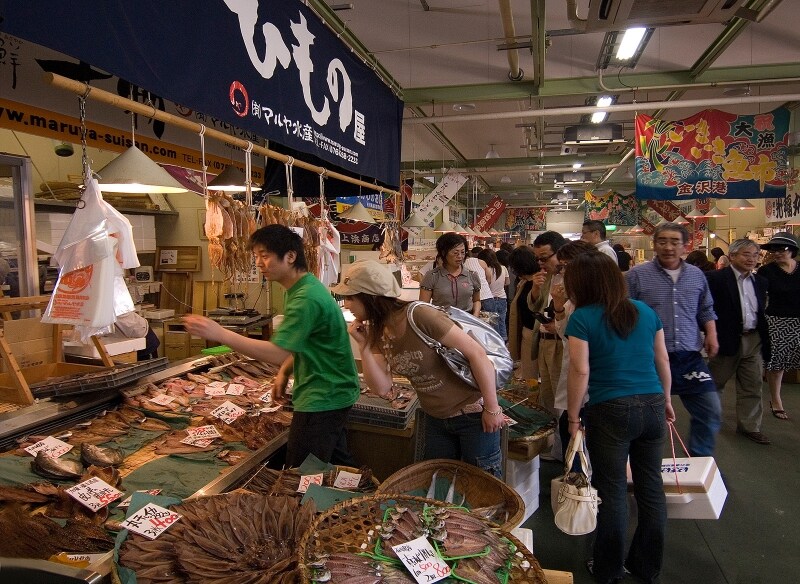 金沢港いきいき魚市