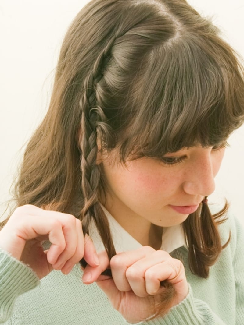 毛先までみつあみをする