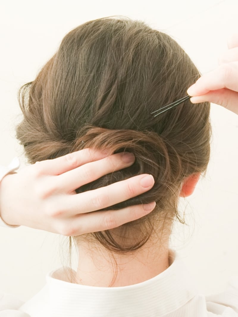 ほつれにくいように数カ所ピンでとめます