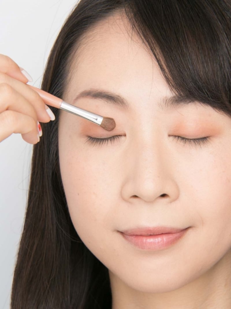 1色目をアイホールにぼかす