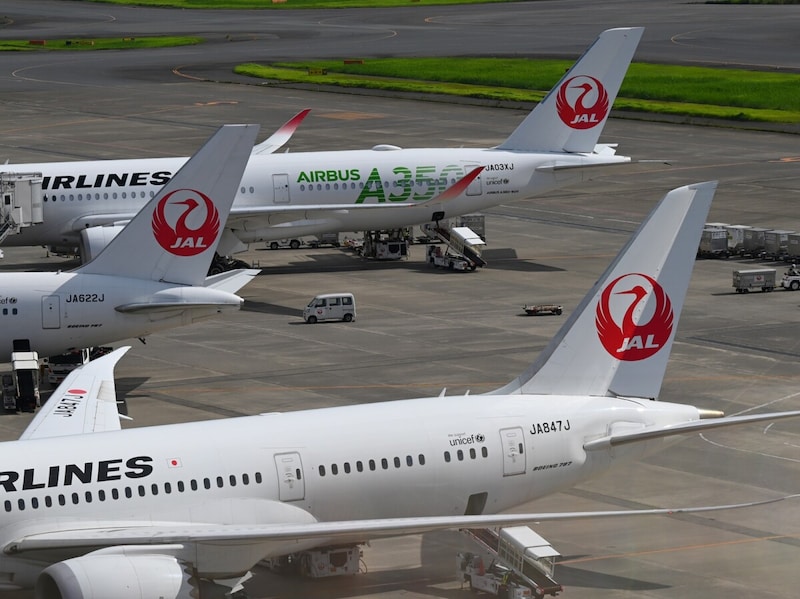 羽田空港,JAL