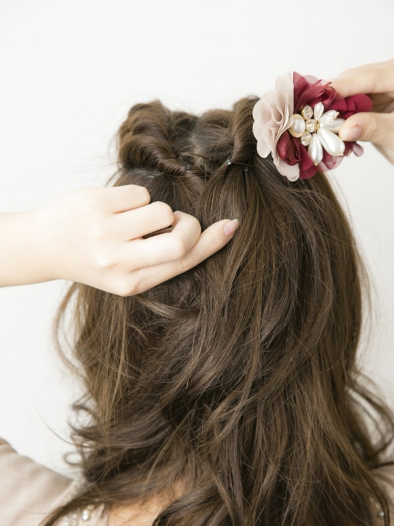 ヘアアクセで2本を留める