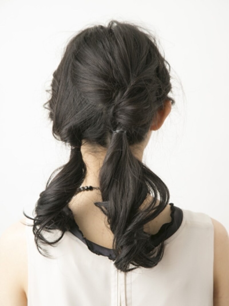 反対側の髪も同様に