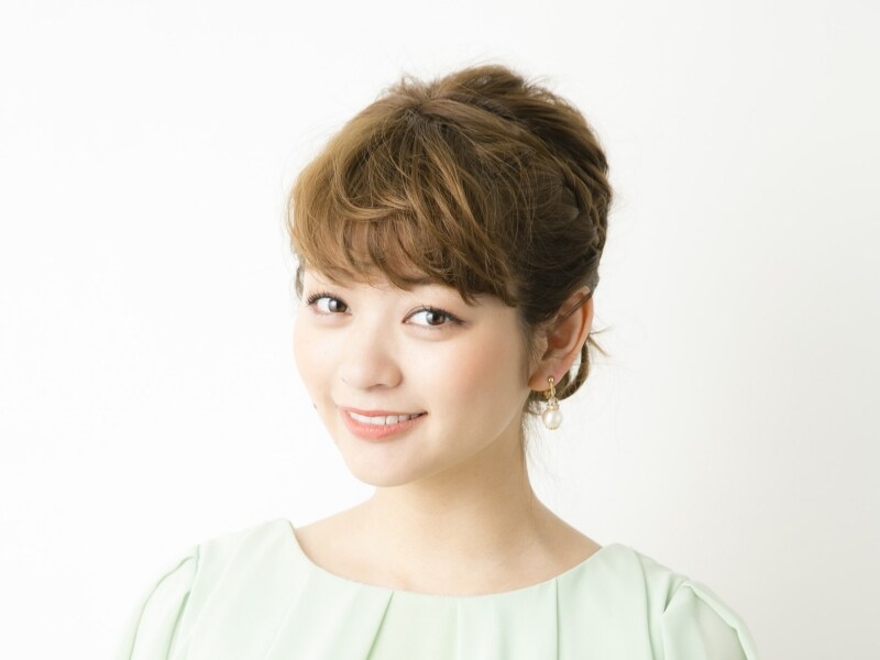 自分で簡単！大人っぽいシニヨン風アップヘアスタイル