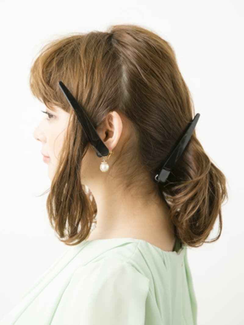 耳前と耳後ろでブロッキング【大人っぽいシニヨン風アップヘアスタイル】