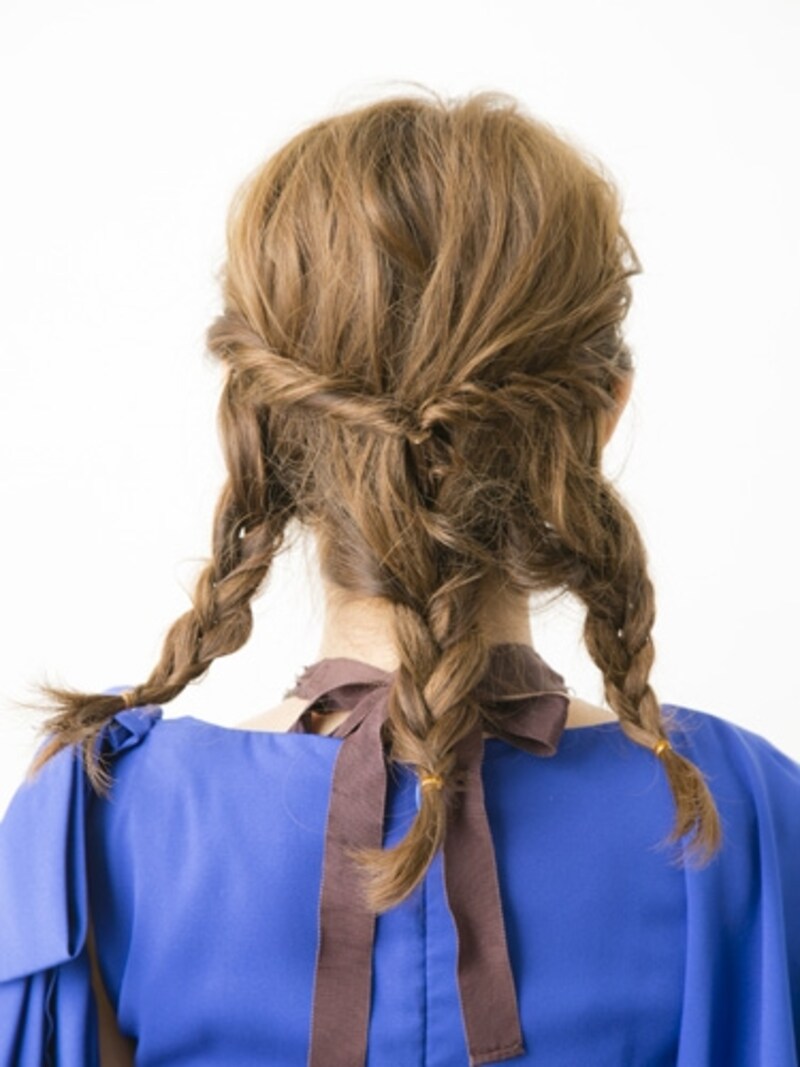 3本の三つ編みをつくる