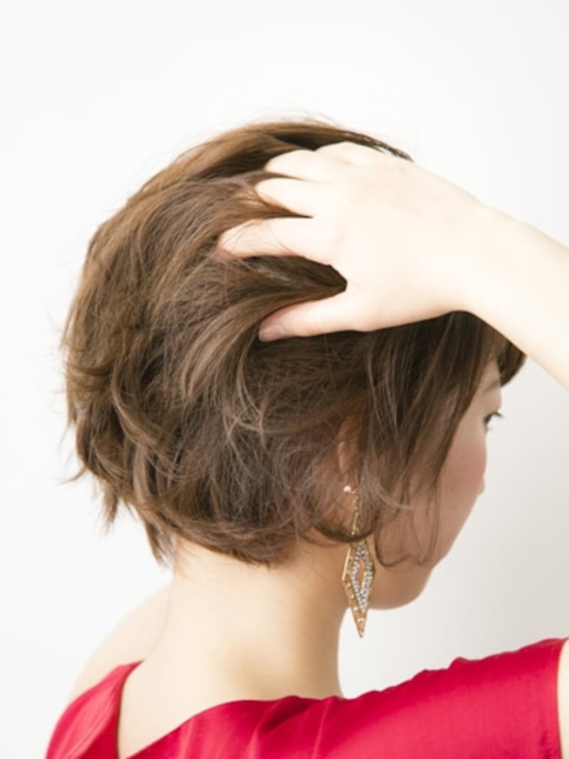 硬めのワックスを全体につける
