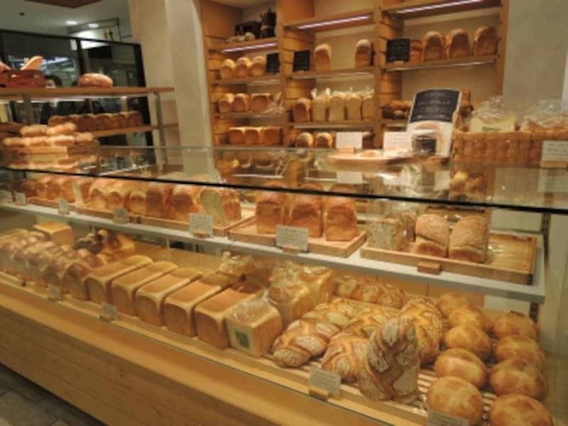 嗜好品としてのパンのほかに、こんなコーナーがどこのパン屋さんにもあるといい