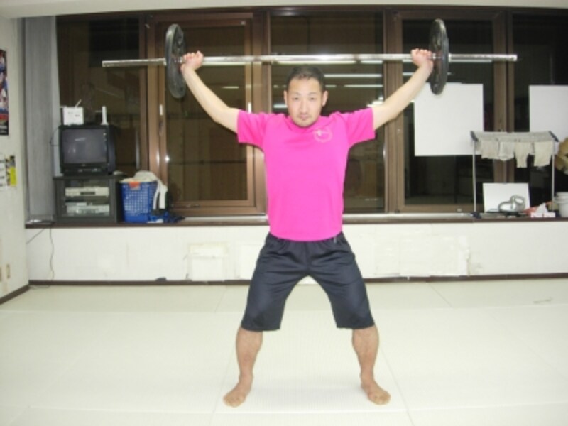 オーバーヘッドスクワット（開始姿勢）