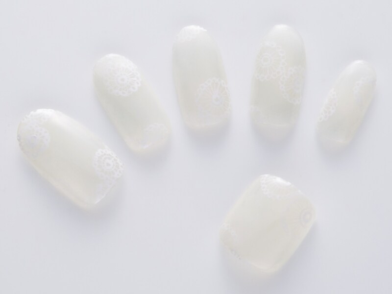 さりげないレース使いが大人