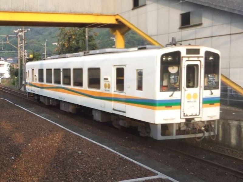 肥薩おれんじ鉄道の列車／肥後田浦駅