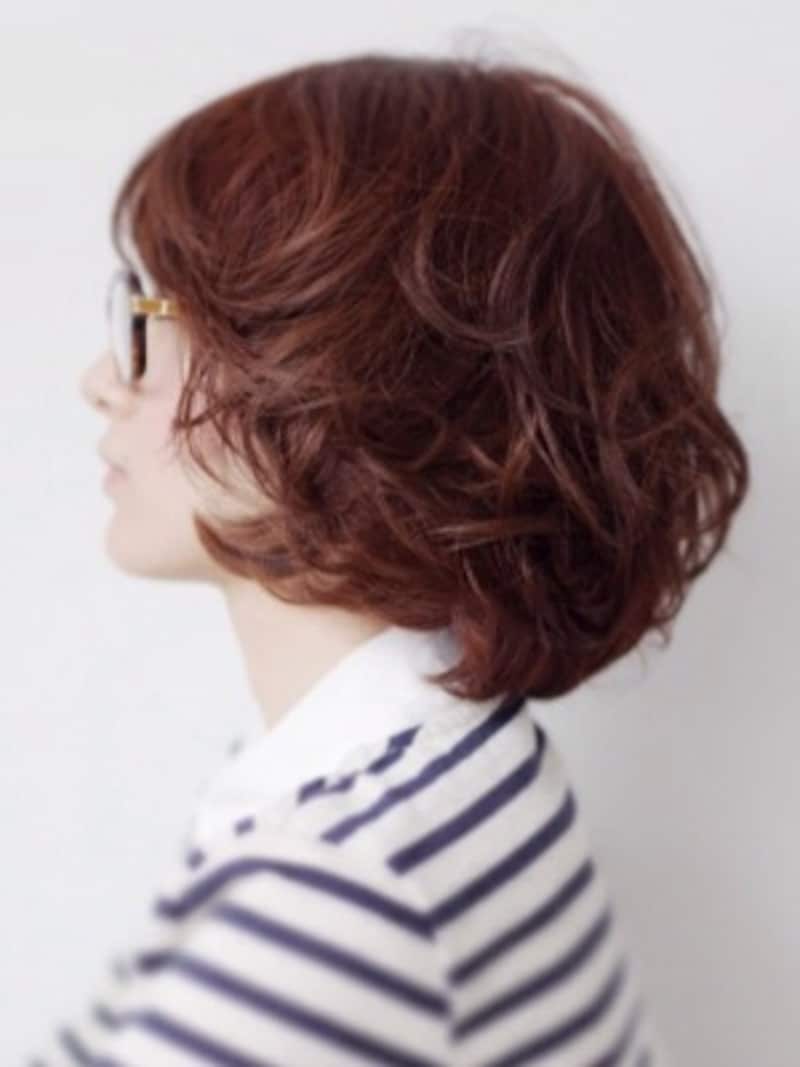 パーマで動く毛先がおしゃれな大人カジュアル [ヘアスタイル・髪型] All About