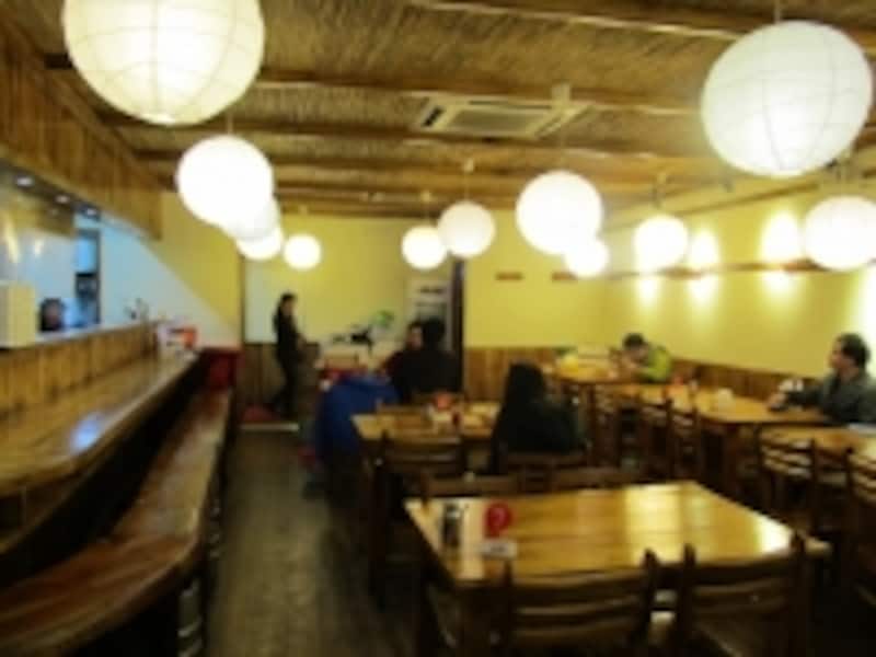 四川居酒屋内観