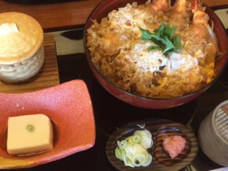 鎌倉新名物「鎌倉丼」は、海老を使った丼料理