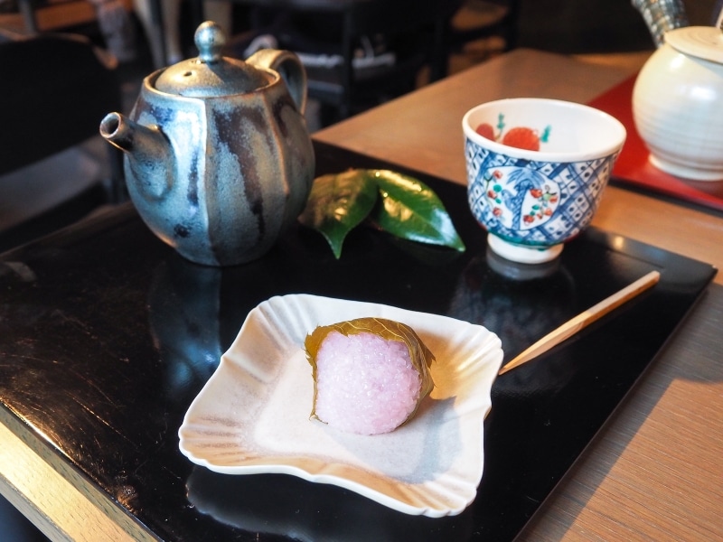 加賀棒茶と桜餅セット@茶房一笑