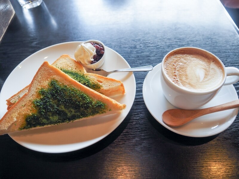 抹茶トーストとカプチーノ@素心