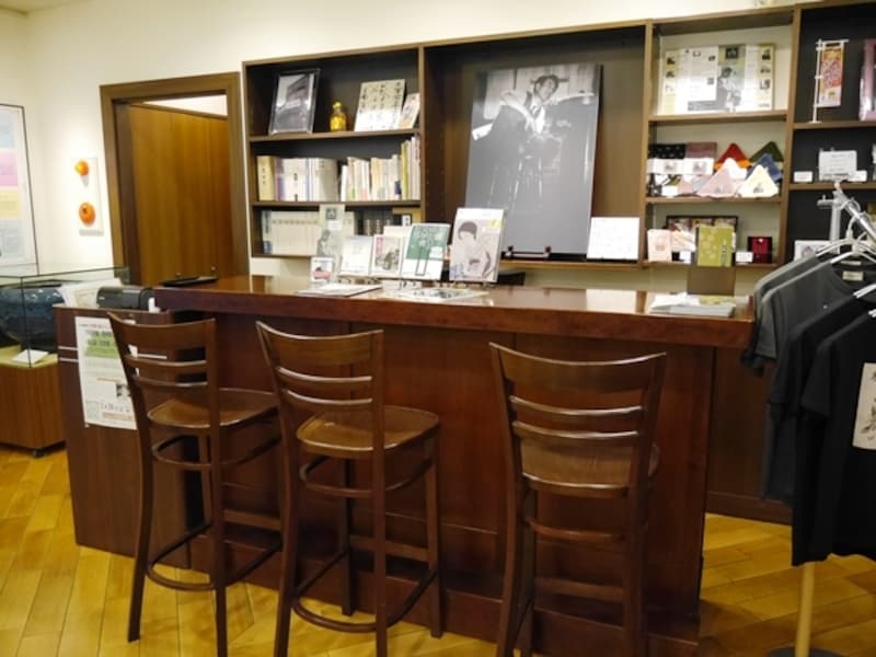 バー・ルパンのものを模したカウンター