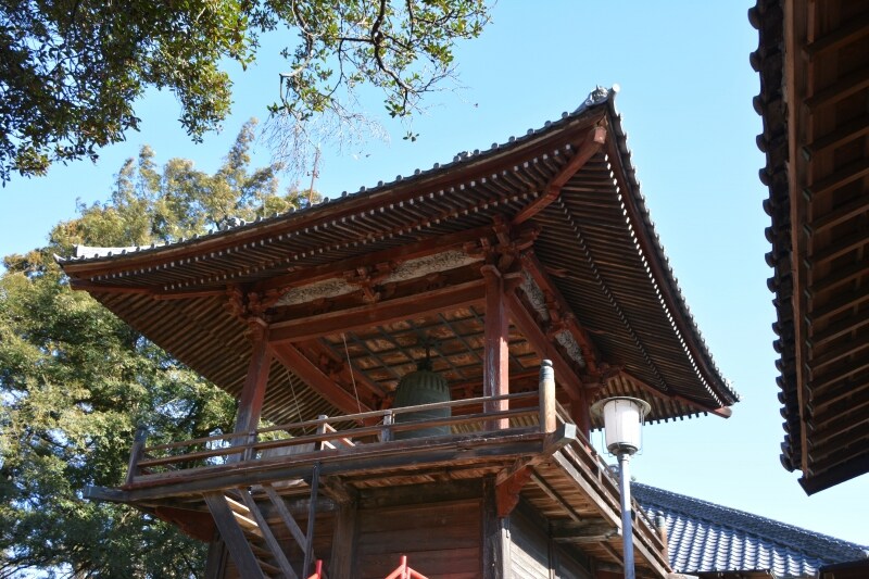 穏やかな音色を響かせる鐘楼