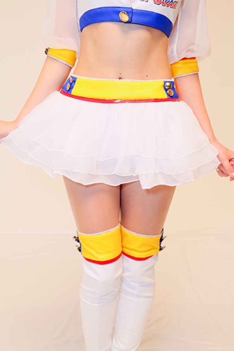 スカートはメンバー個々でフリルの段数が違うとか