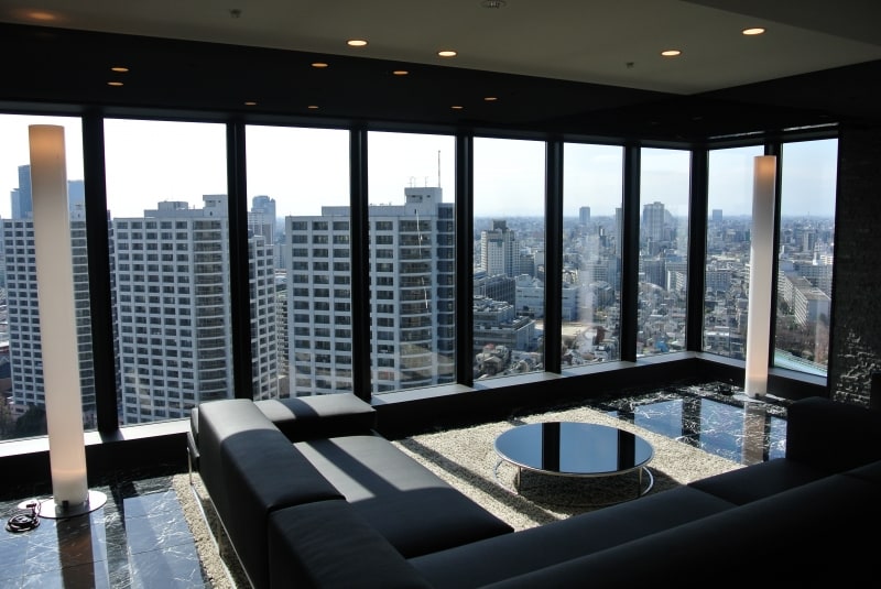 「スカイフォレストレジデンス」の23階のスカイラウンジ