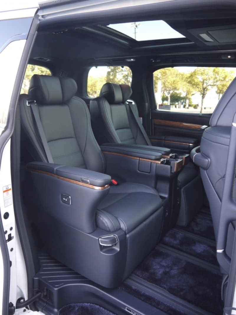 トヨタ・アルファード/ヴェルファイア