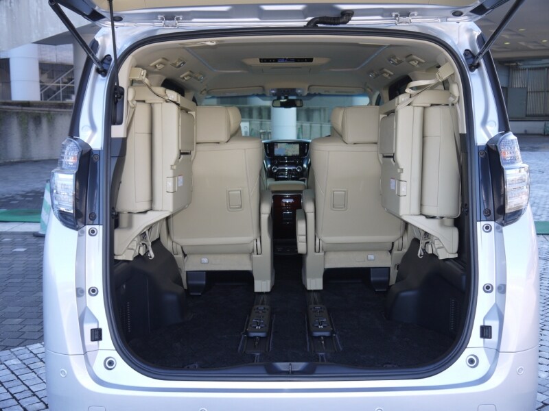 トヨタ・アルファード/ヴェルファイア