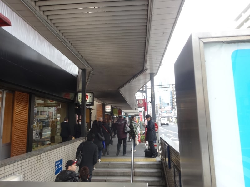 田原町駅３番出口をあがったところ