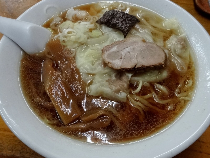 昔ながらのワンタンメン