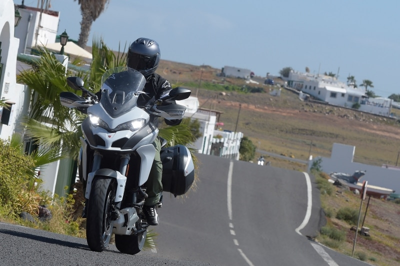 スペイン・ランザローテ島をムルティストラーダで駆け抜ける!