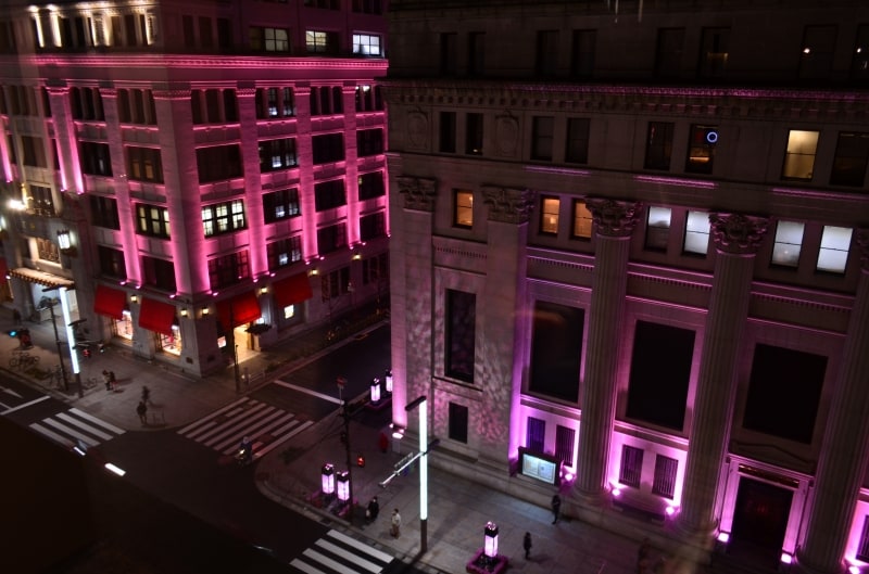 日本橋三井ホールのロビーから見た中央通り