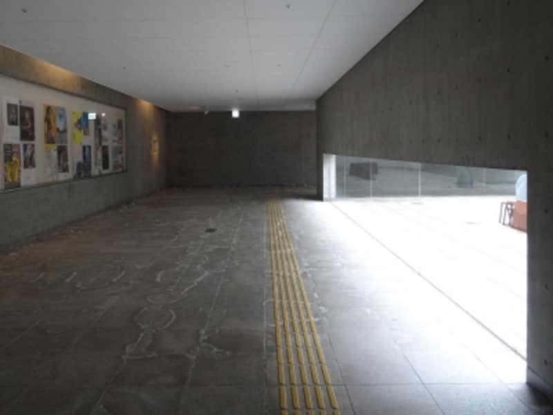 バリアフリー用入口