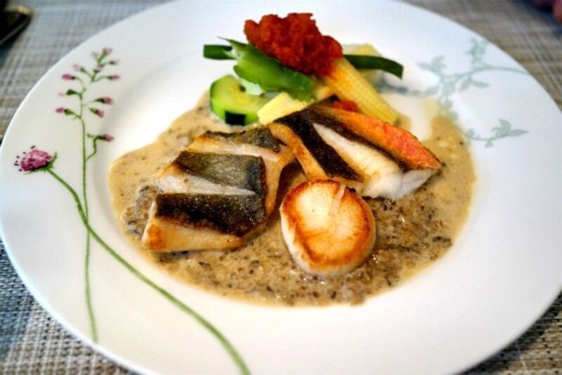 的鯛とホウボウのポワレundefinedきのこソース