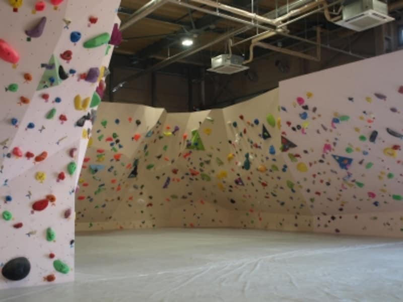 ボルダリングジム