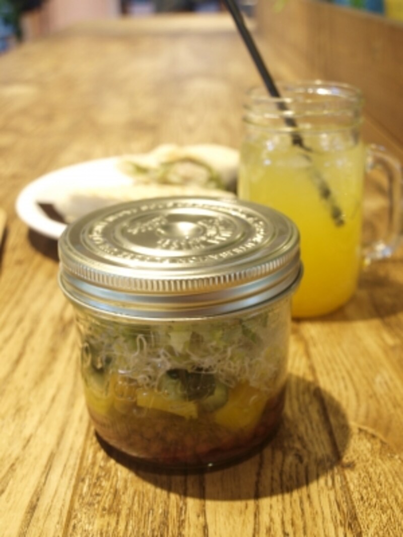 ソーダとサラダ