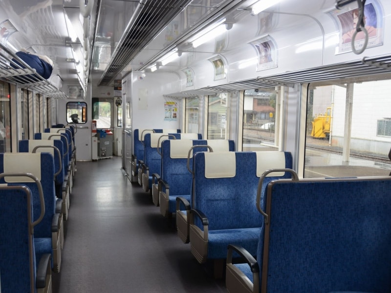 のと鉄道のクロスシート